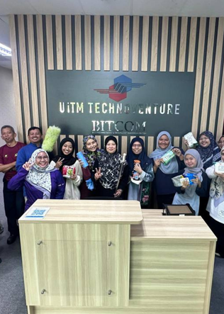 Gotong Royong Pejabat UTV