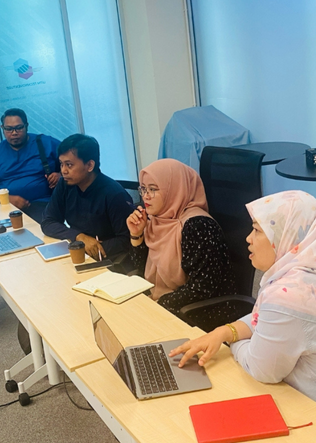 Kunjungan Hormat Ella Furniture ke UTV